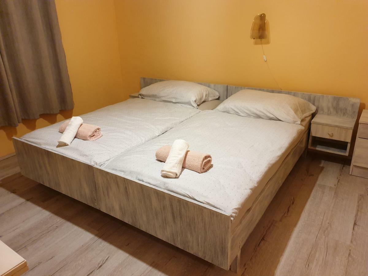 Apartment Kristina Vlašići Bagian luar foto